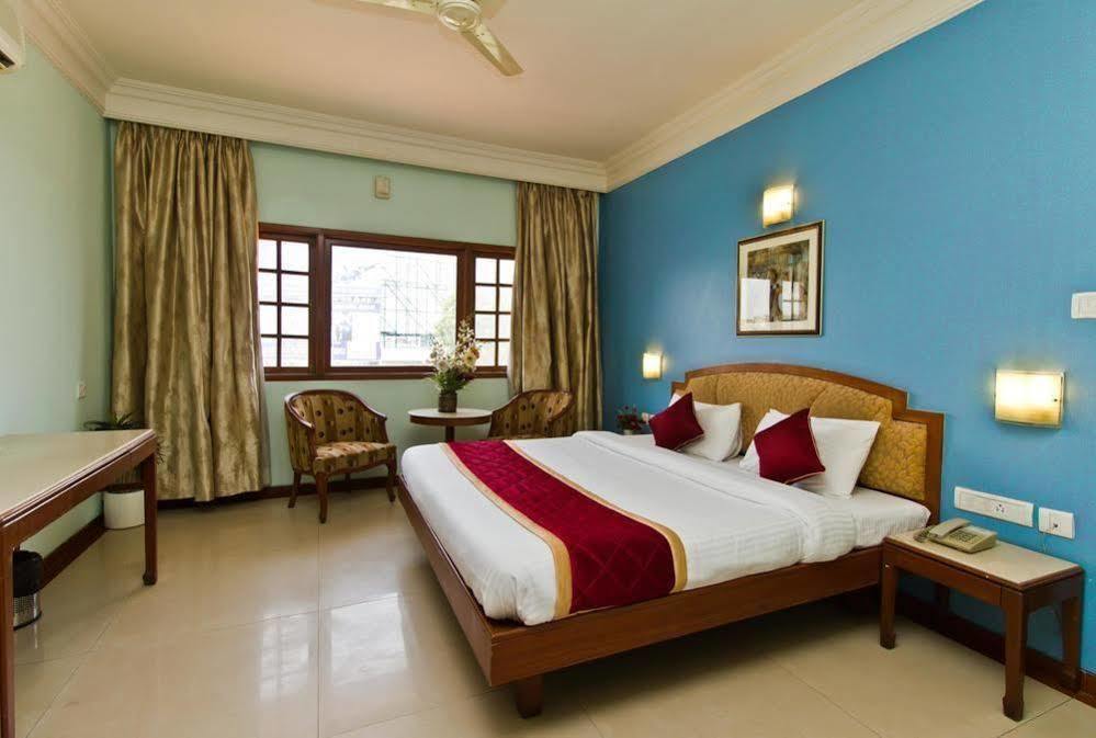 Oyo 579 Hotel Aab Bangalore Esterno foto