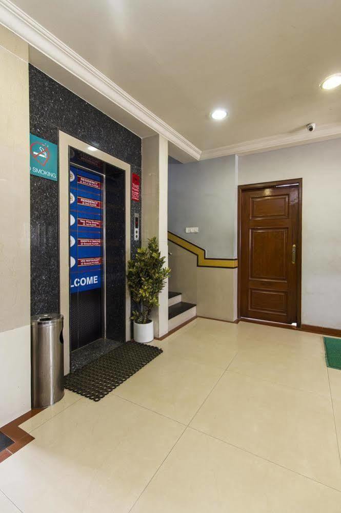 Oyo 579 Hotel Aab Bangalore Esterno foto