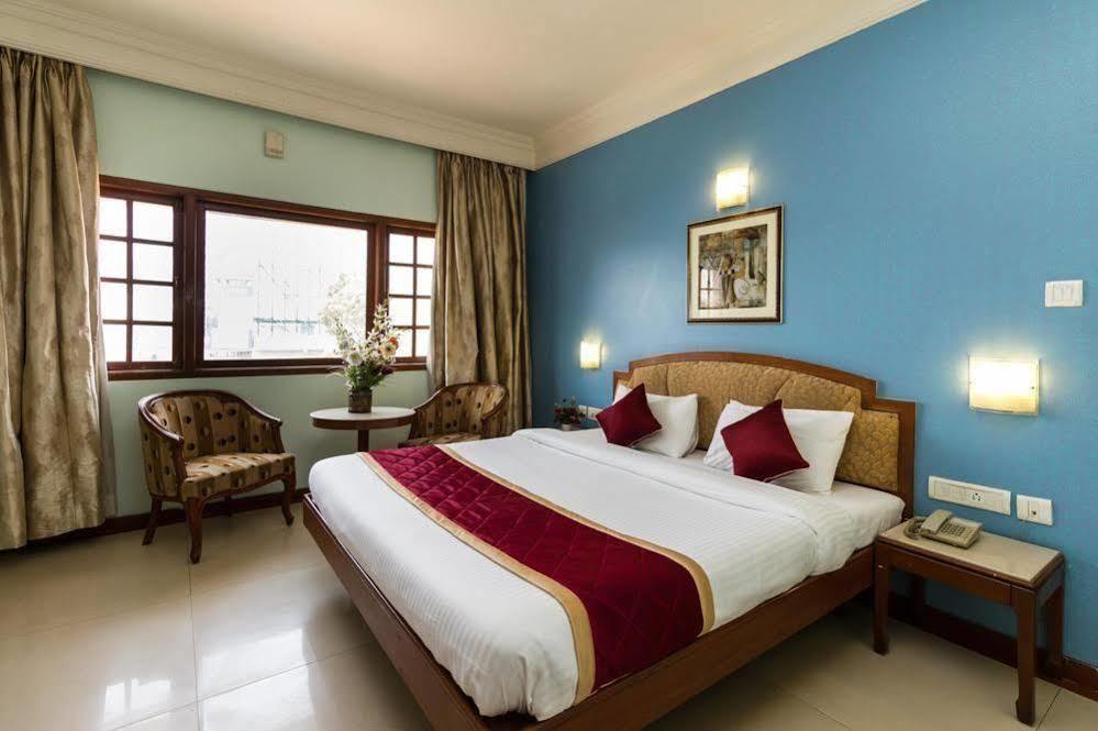 Oyo 579 Hotel Aab Bangalore Esterno foto