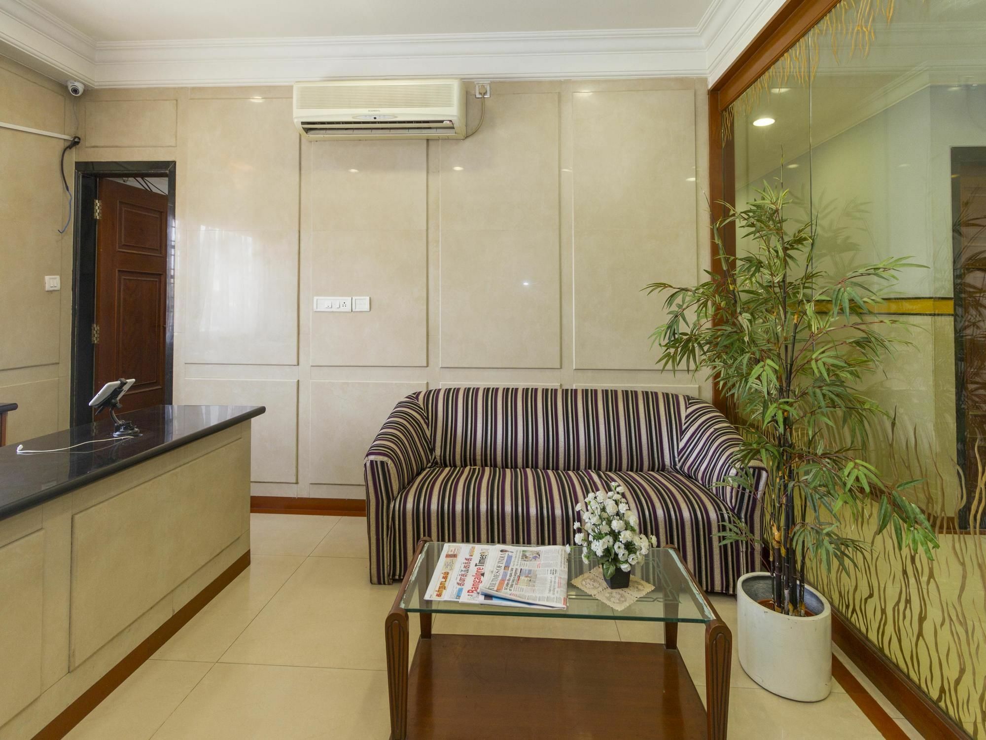 Oyo 579 Hotel Aab Bangalore Esterno foto